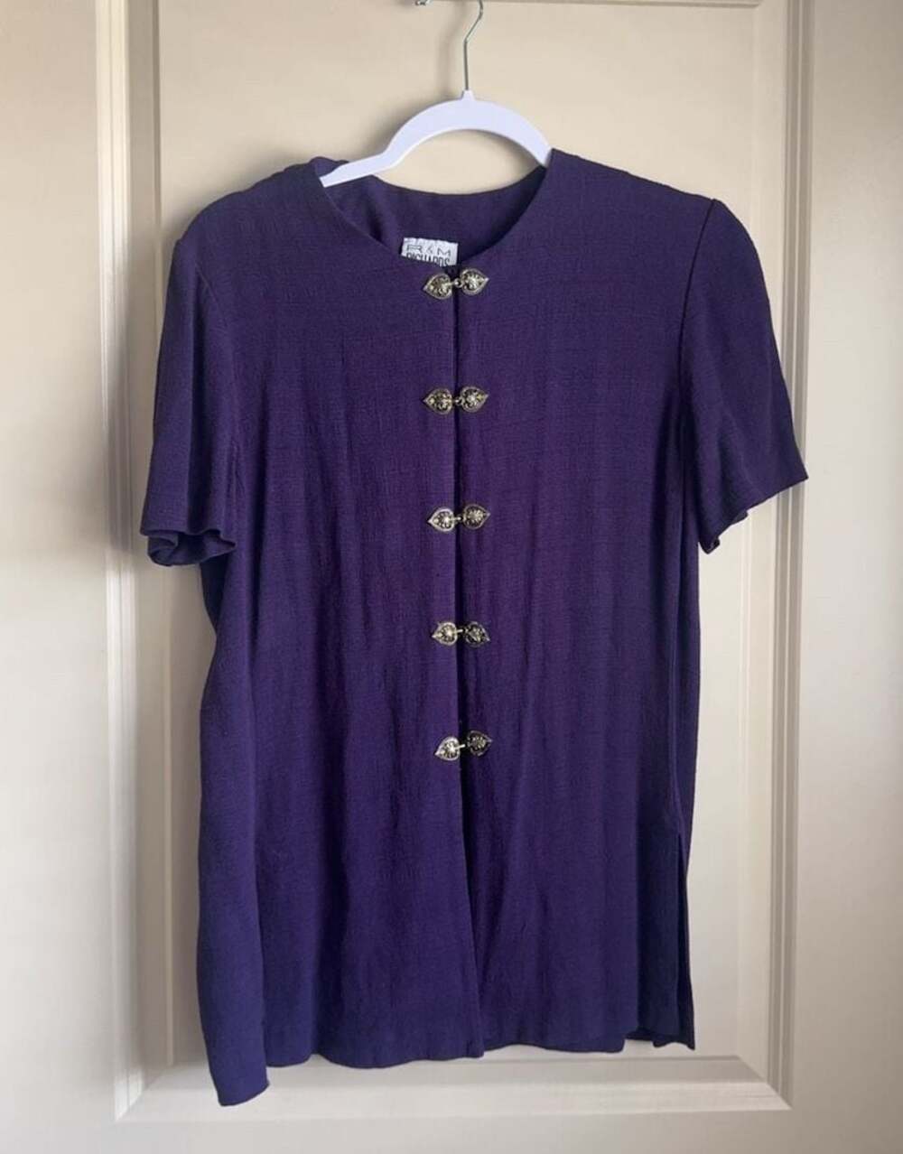 Vintage 90s Purple Shirt Size 8 — Y2K Ornate Silver Metal Clasp Buttons
